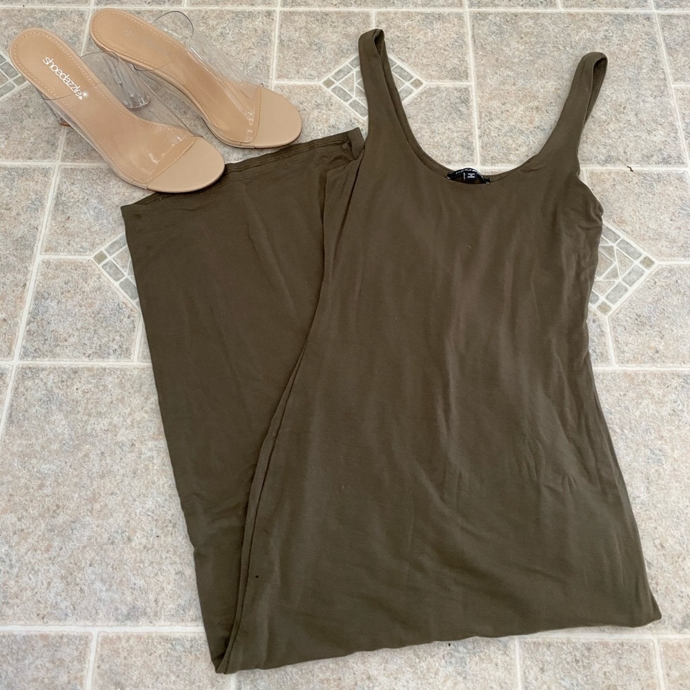 Olive Maxi BodyCon Dress!🪖